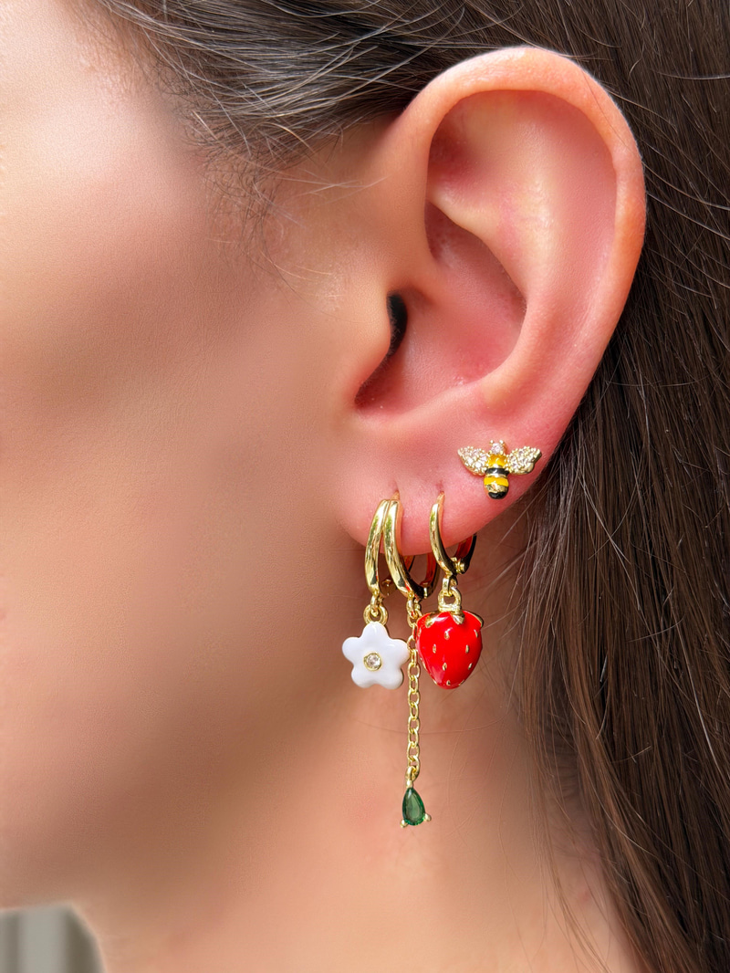 Kristal Taşlı Çiçek ve Çilek Model Altılı Set Küpe Gold