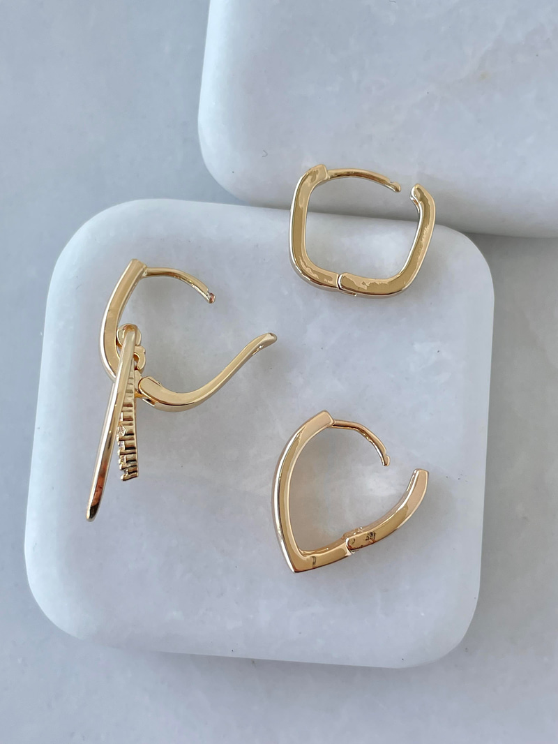 Altın Kaplama Üçlü Gömme Taşlı Oval Sallantılı Küpe Gold
