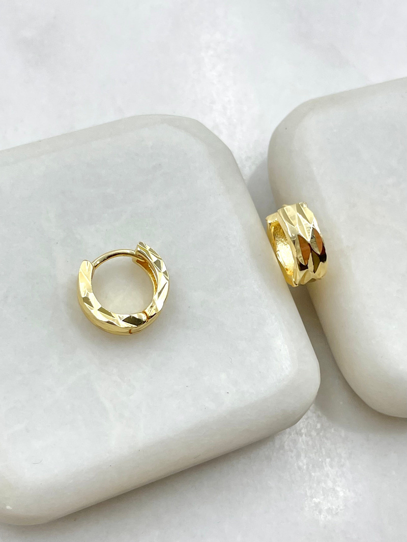 Üçgen Yansımalı Halka Küpe 1.2 cm Gold