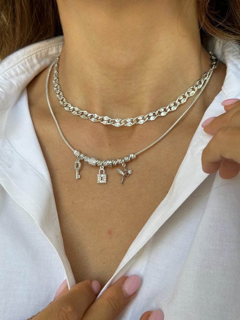 Dorikalı Peri ve Kilit Kolye Gümüş