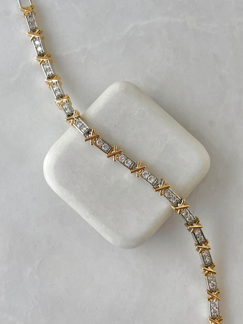 Çelik Gold Detaylı X Bileklik
