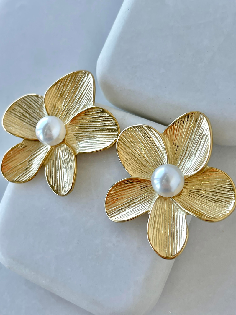 Çelik İncili Çiçek Küpe