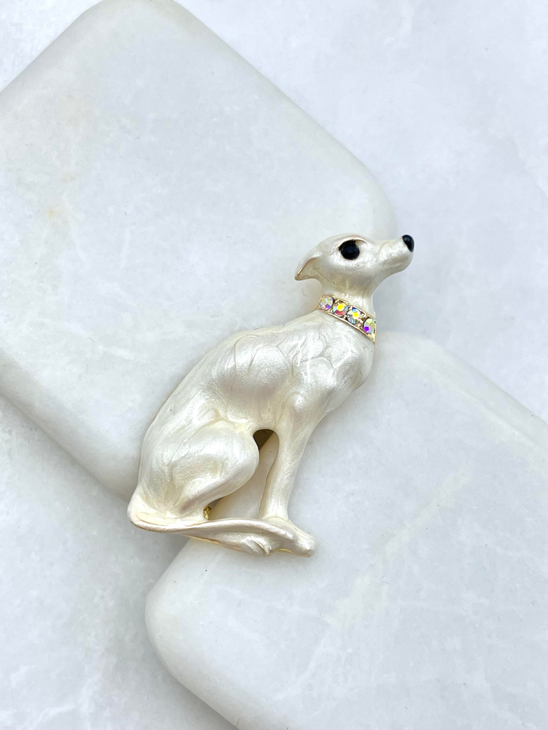 Sedefli Köpek Broş Gold