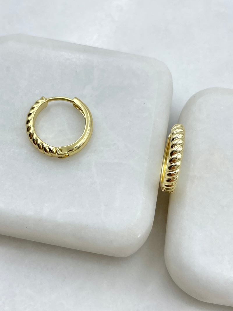 Özel Seri Burgu Küpe 1.5 cm Gold