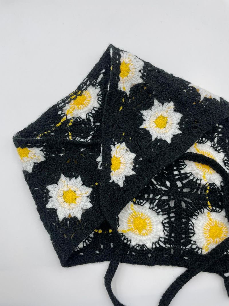Papatya Desenli Örgü Bandana Siyah