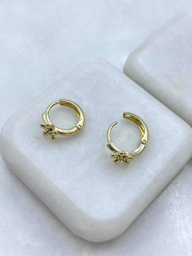 Özel Seri Minimal Çiçek Küpe Gold