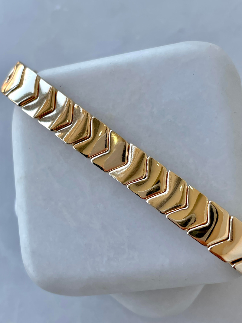 Porselen Kaplama Üçgen Gold Bileklik