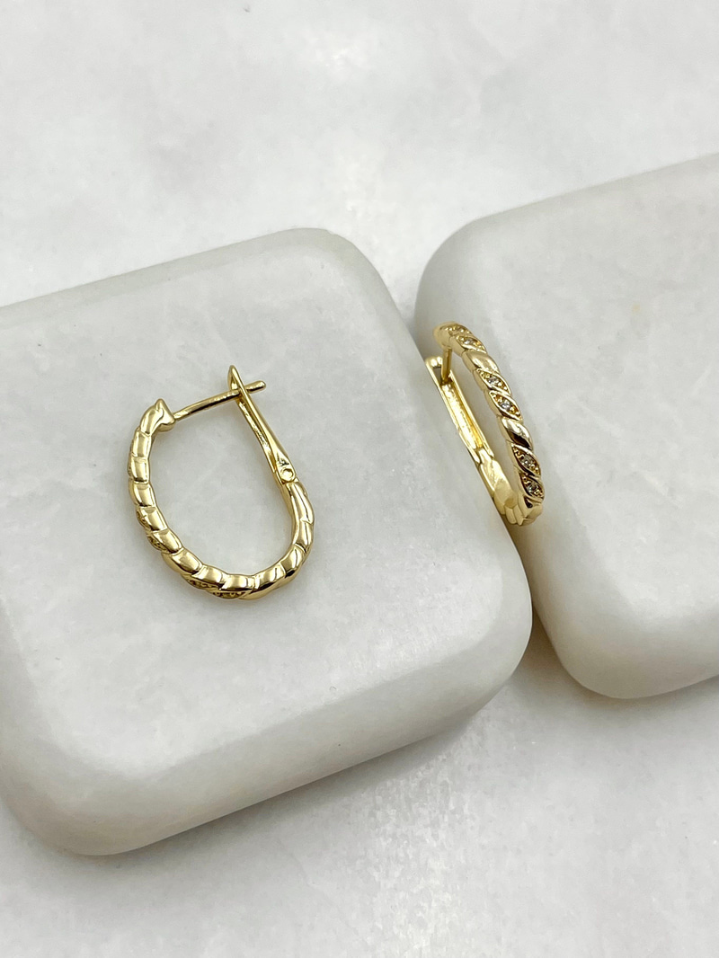 Özel Seri Minimal Burgu U Küpe Gold