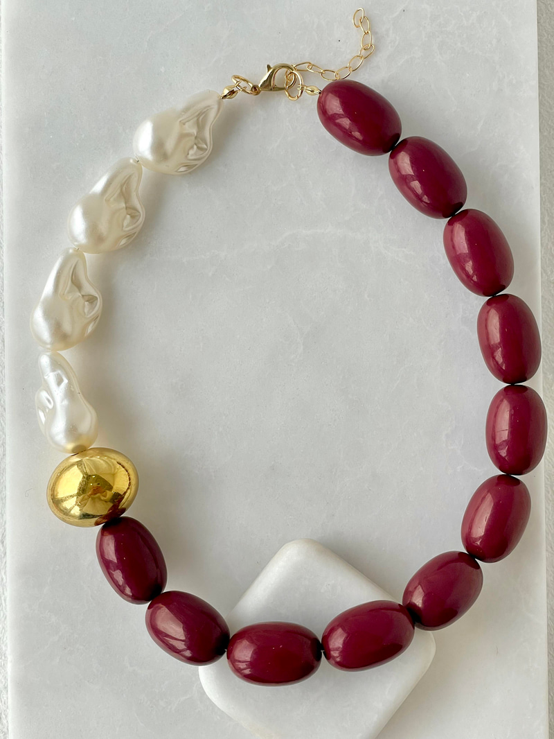 İnci ve Gold Detaylı Bordo Kolye