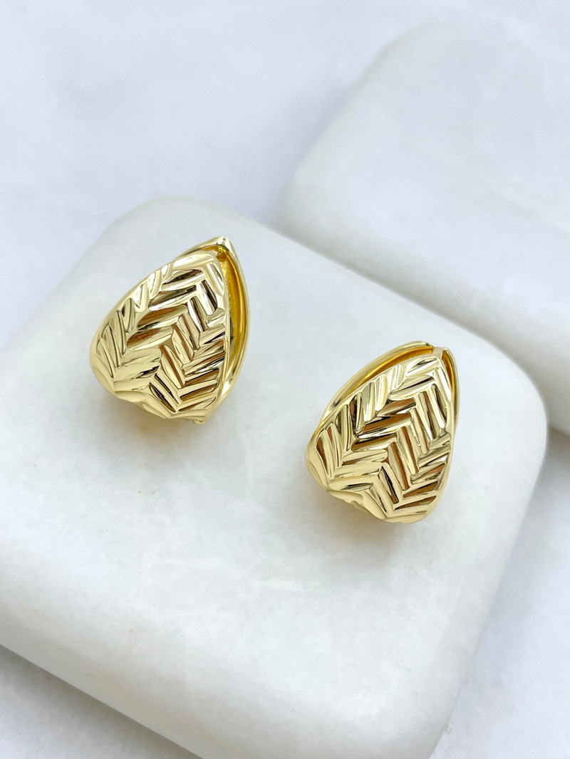 Altın Kaplama Kabartmalı Yaprak Küpe 1,4 cm Gold