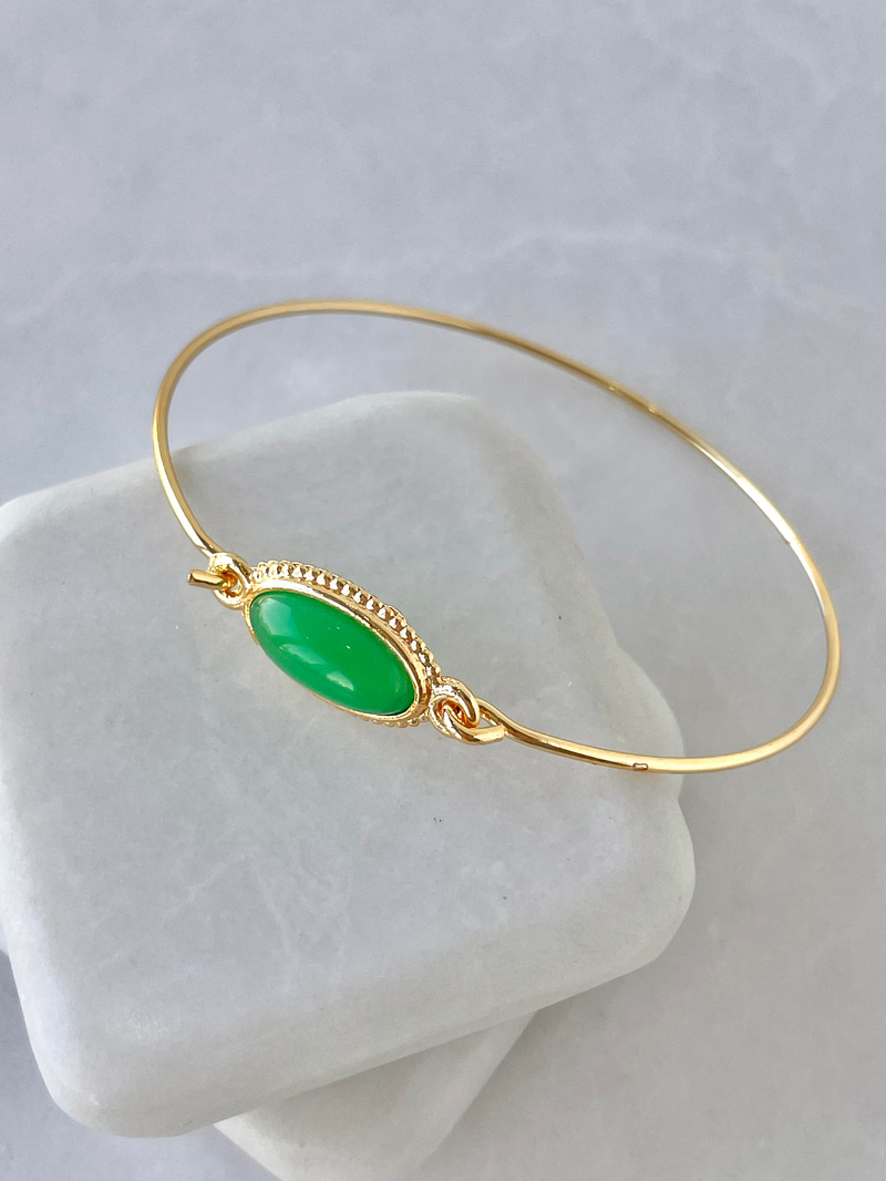 Altın Kaplama Oval Taşlı Kelepçe Bileklik Yeşil