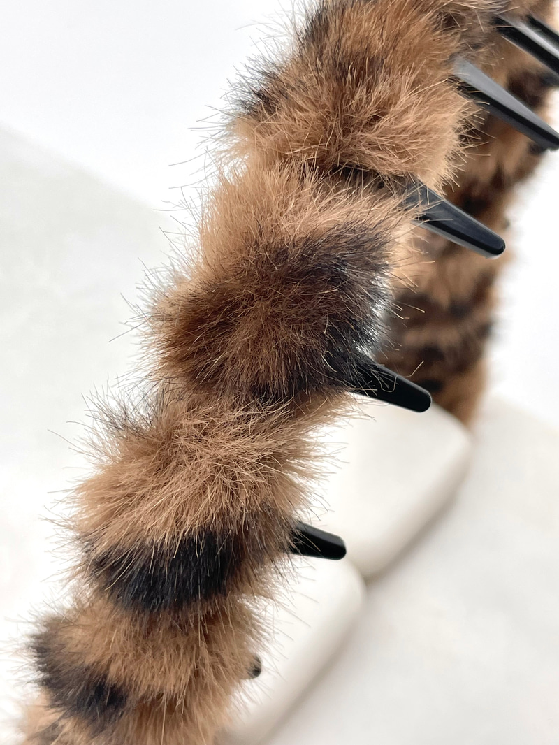 Peluş Taraklı Taç Vizon