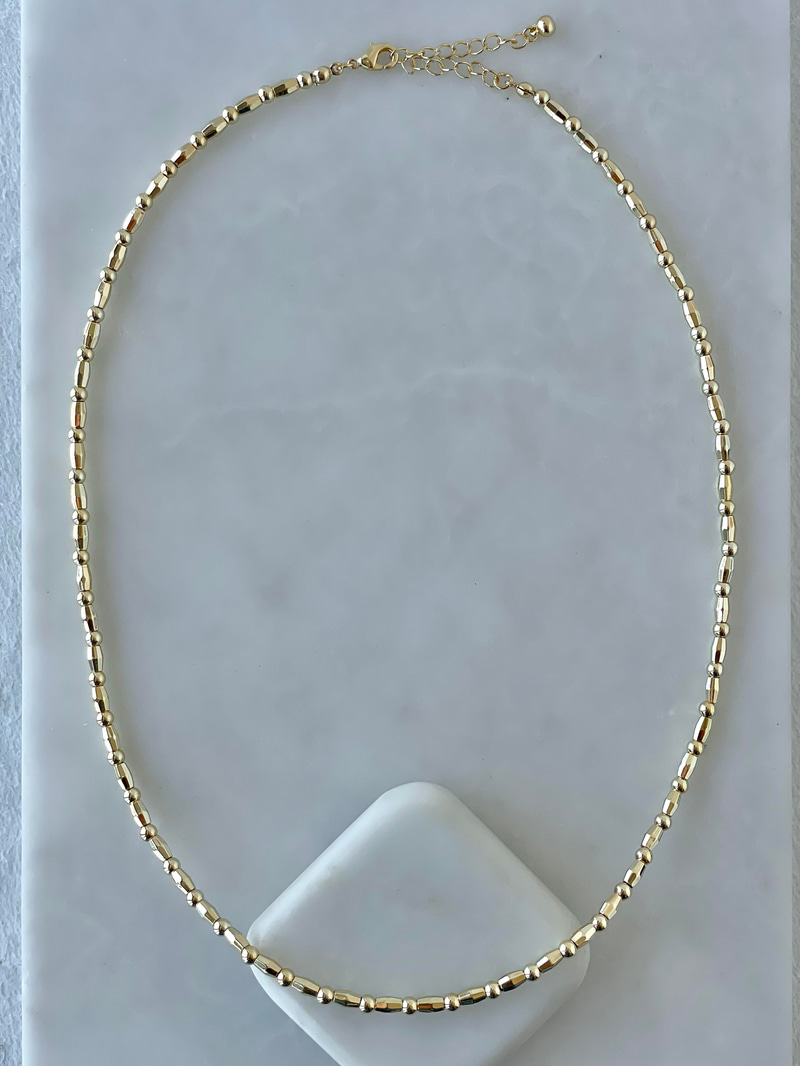 Altın Kaplama Topçuk Detaylı Dizi Kolye