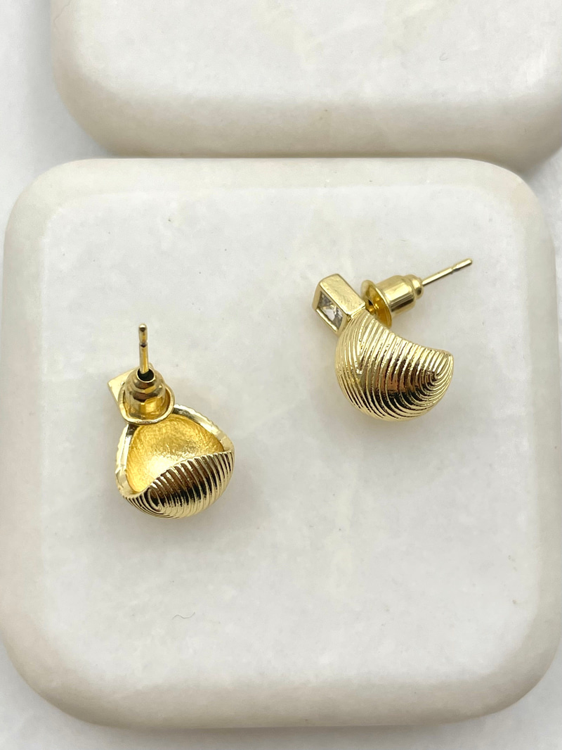 Kare Kristal Taşlı Vintage Küpe Gold