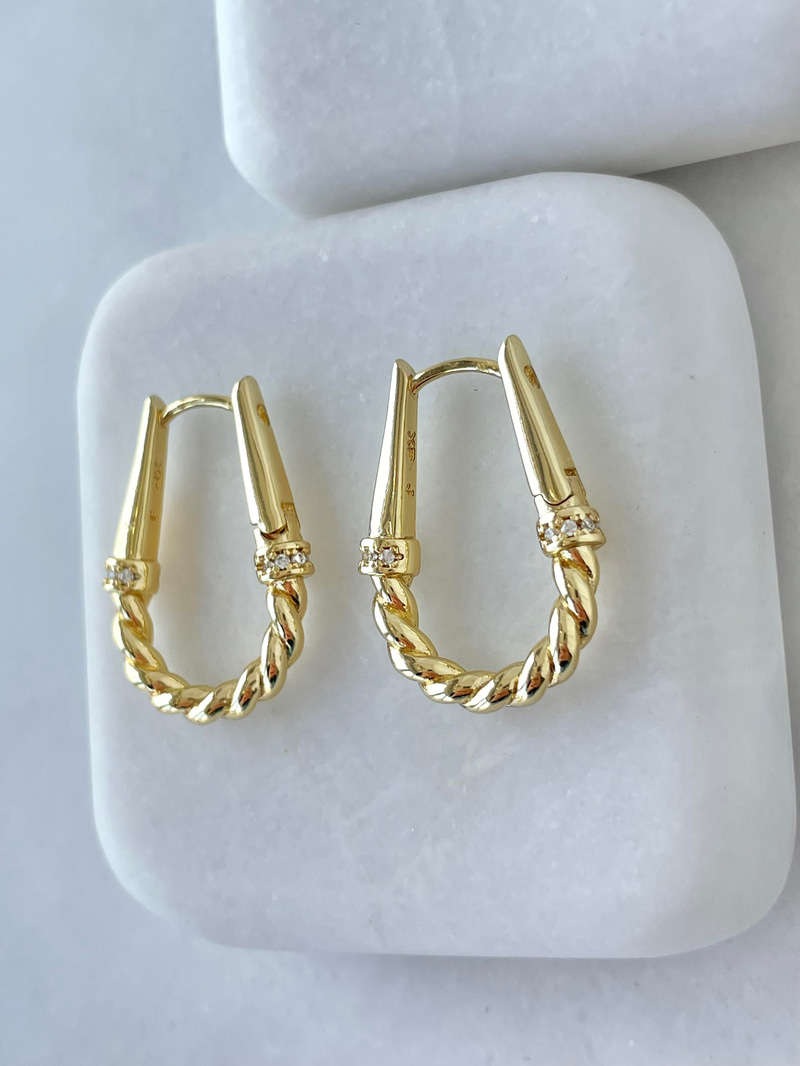 Özel Seri Burgu Model U Küpe Gold