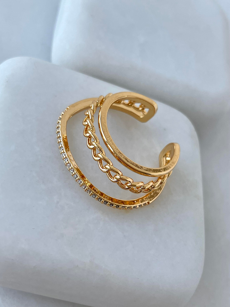 Altın Kaplama Üç Sıra Zincirli Kıkırdak Küpe Gold