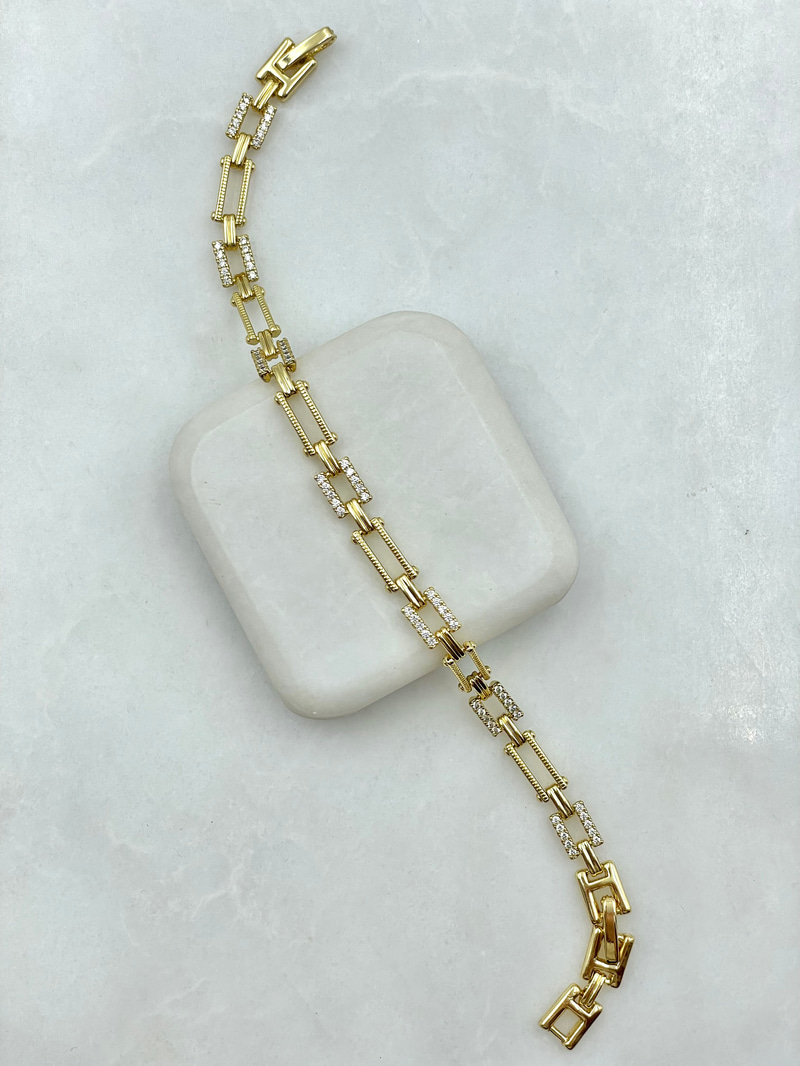 Özel Seri Gömme Taşlı ve Işıltılı Dikdörtgen Bileklik Gold