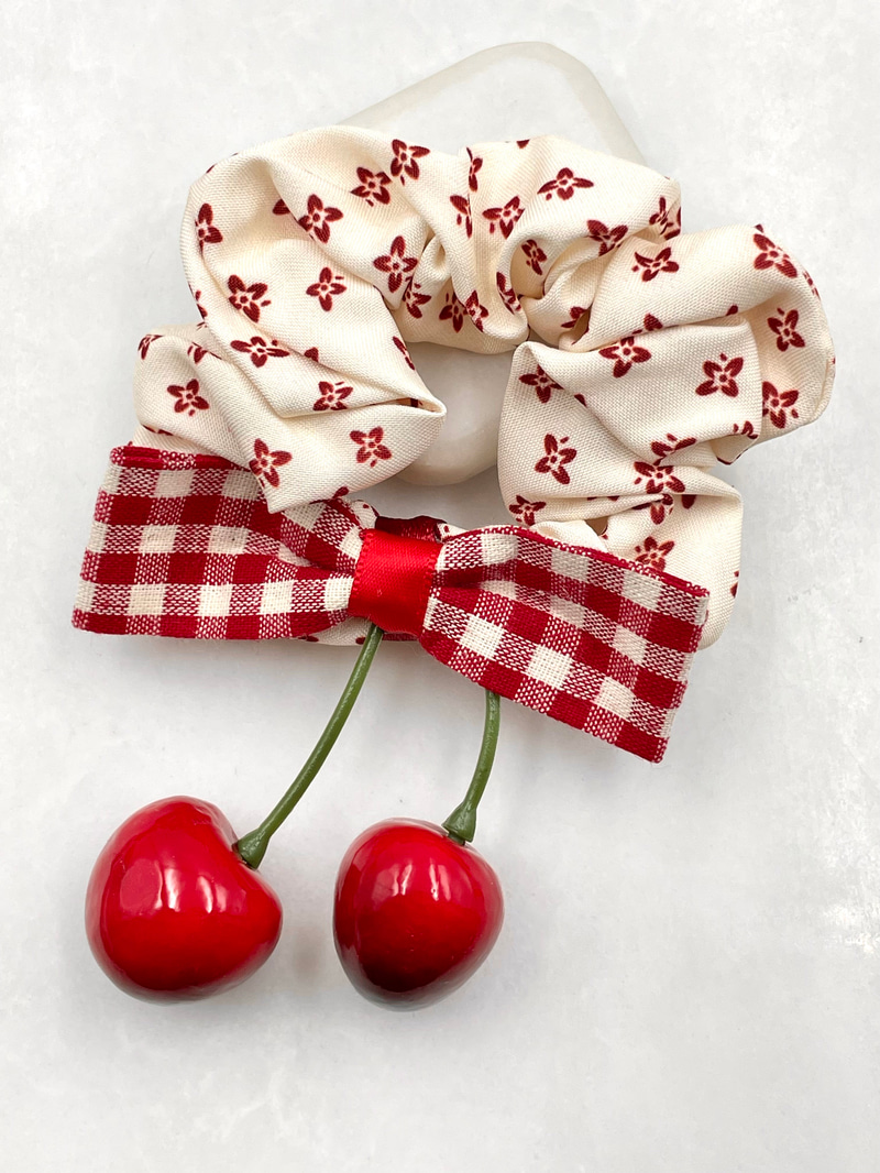 Kiraz Sallantılı Scrunchie Toka Çiçek