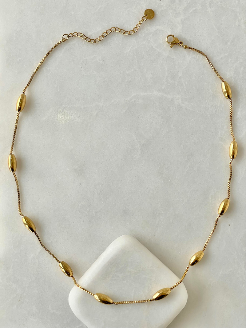 Çelik Oval Detaylı Kolye