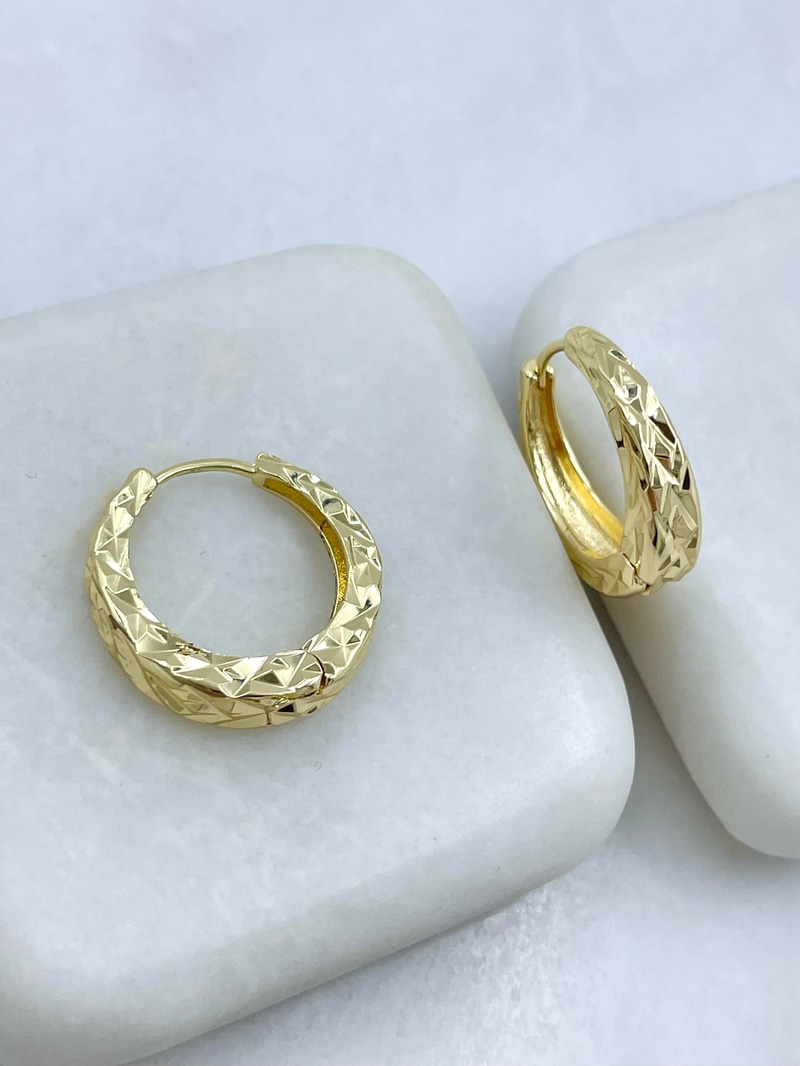 Altın Kaplama Kabartma Yansımalı ve Vintage Halka Küpe Gold