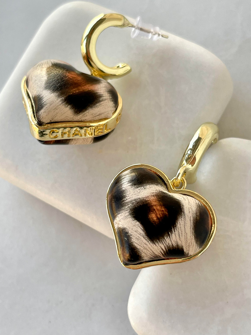 Bombe Kalp Sallantılı Vizon Leopar Küpe