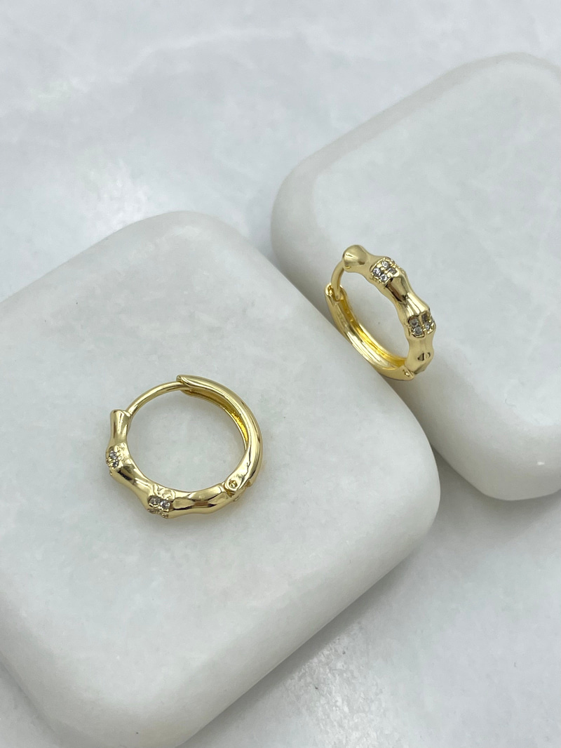 Özel Seri Gömme Taşlı Kemik Model Halka Küpe Gold