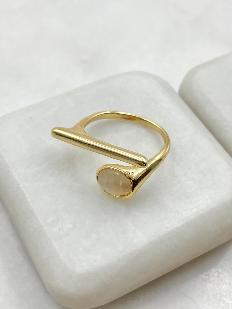 Damla Opal Taşlı Sütun Yüzük Gold
