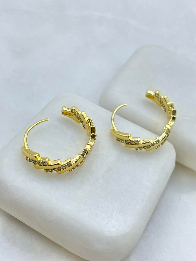 Altın Kaplama Gömme Taşlı Sütun Model Halka Küpe Gold