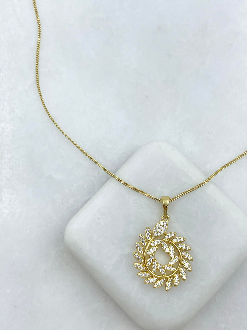 Özel Seri Gömme Taşlı Yaprak Model Kolye Gold
