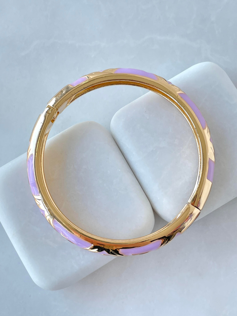 Altın Kaplama Üçgen Model Renkli Mineli Kelepçe Bileklik Lila