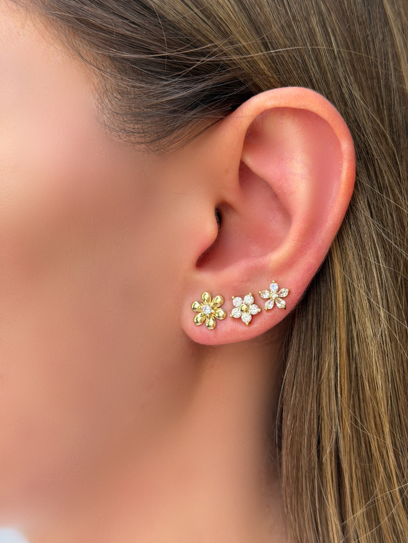 Özel Seri Minimal Gömme Taşlı Çiçek Küpe 0.7 cm Gold