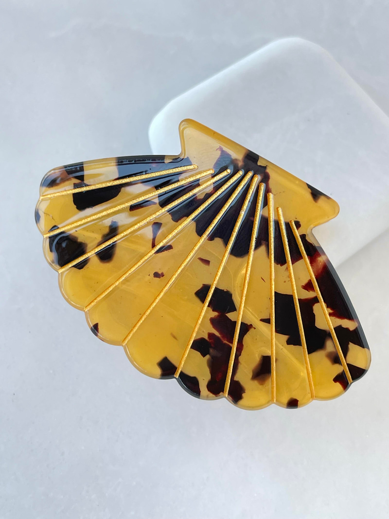 Leopar Desenli İstiridye Kabuğu Mandal Toka Gold