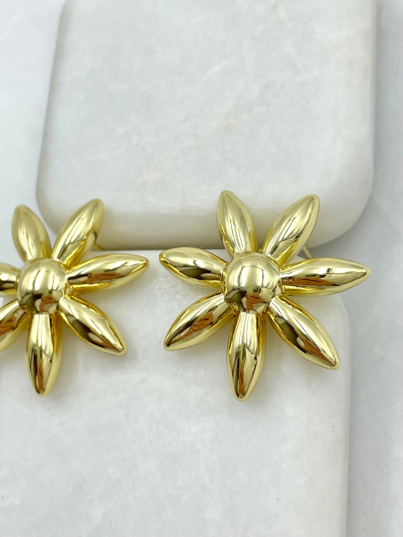 Özel Seri Bombe Papatya Küpe Gold
