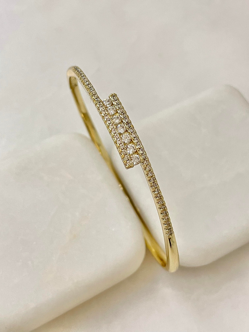 Özel Seri Zirkon Taşlı Birleşim Kelepçe Gold