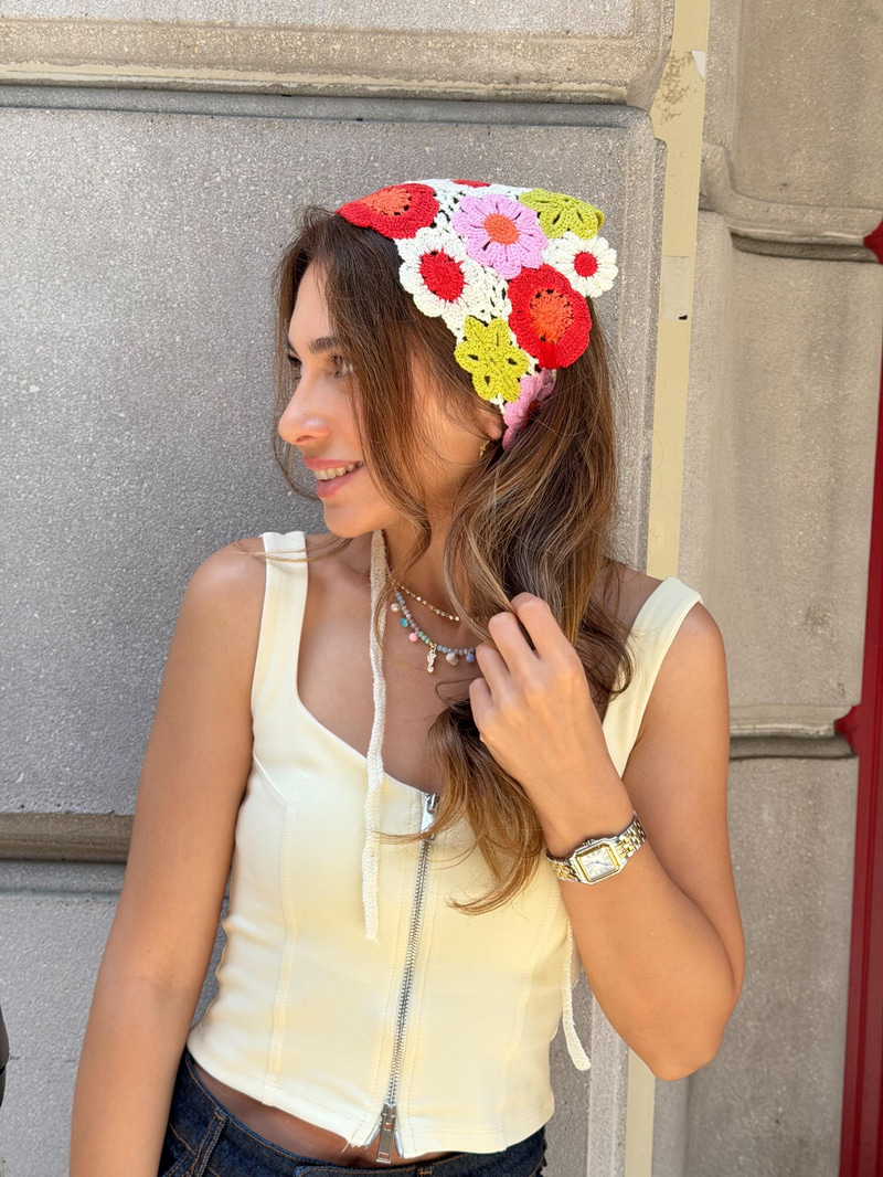 Kırmızı Çiçekli Üçgen İpli Bandana Renkli