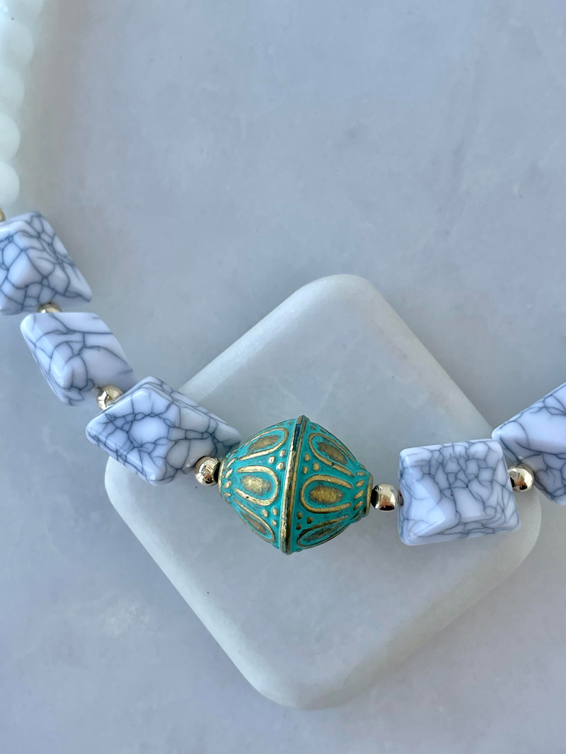 Gri Doğal Taş Görünümlü Etnik Kolye