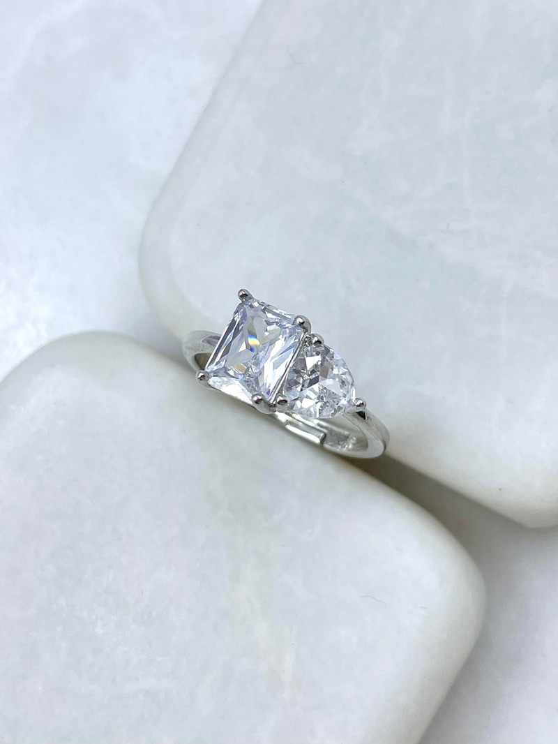 Altın Kaplama Kare ve Üçgen Kristal Taşlı Yüzük Gümüş