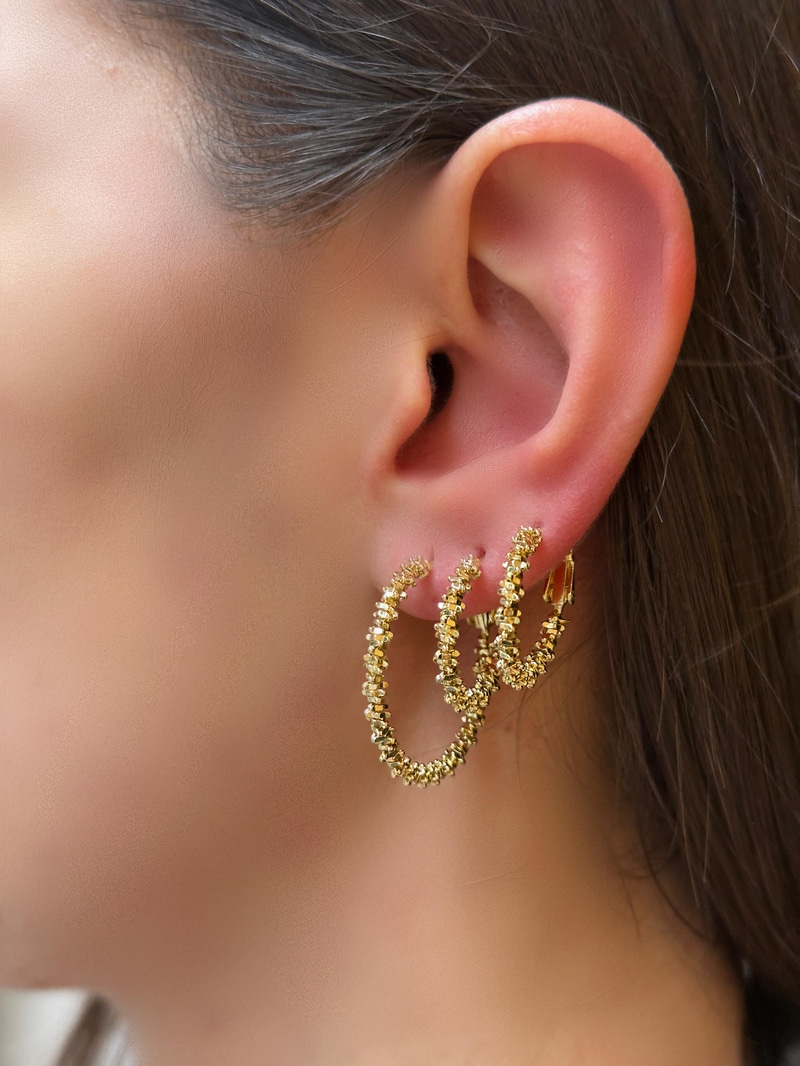 Altın Kaplama Dişli Dokulu İnce Halka Küpe 3 cm Gold