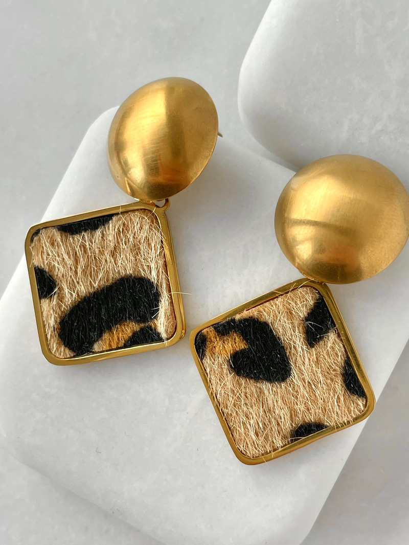 Çelik Leopar Kare Sallantılı Daire Küpe Gold