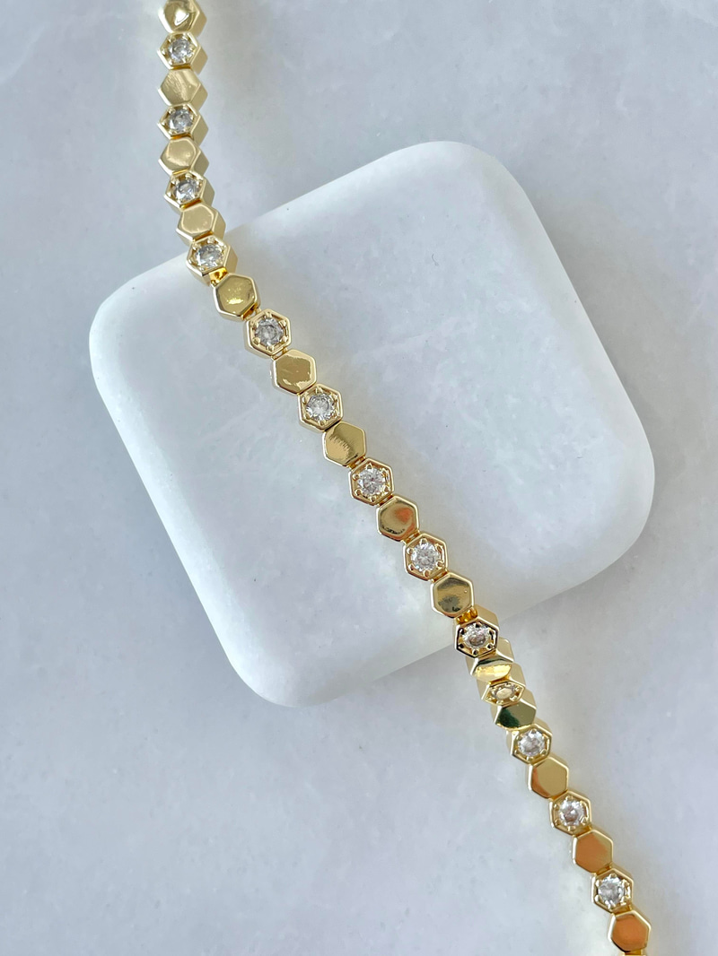 Altın Kaplama Kristal Taşlı Altıgen Bileklik Gold