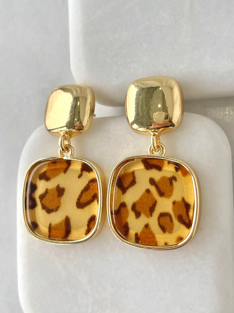 Altın Kaplama Leopar Sallantılı Kare Gold Küpe