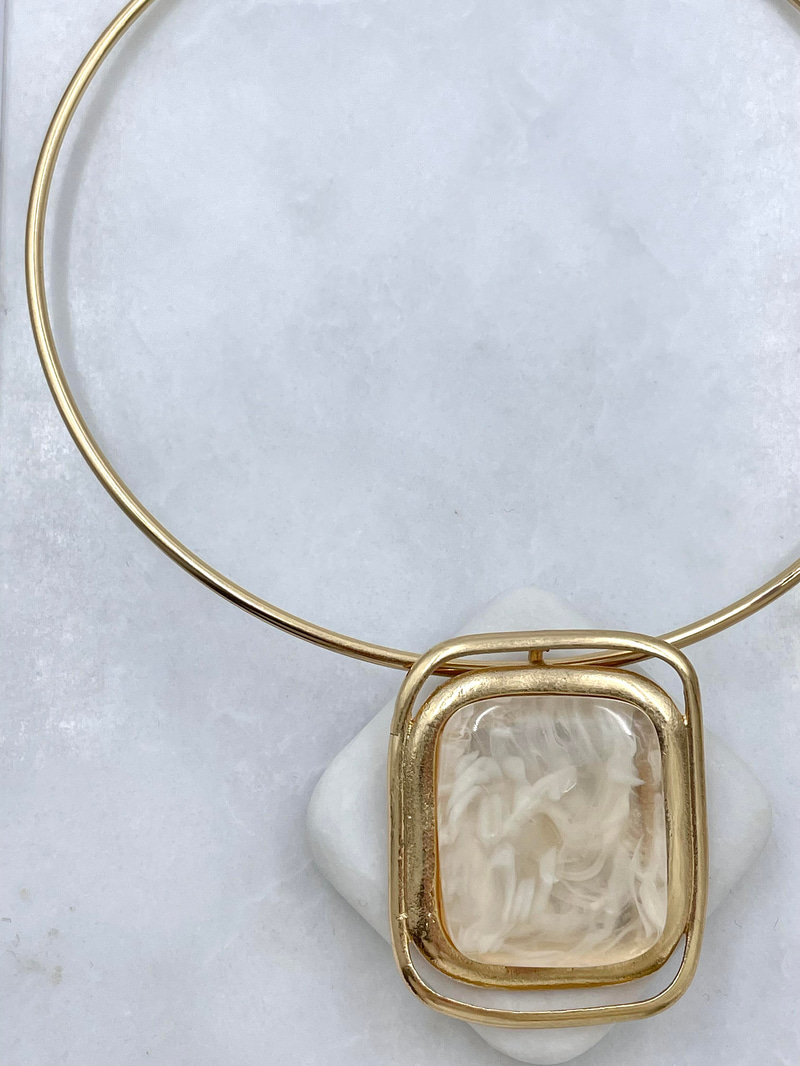 Altın Kaplama Doğal Taşlı Kare Model Vintage Choker Kolye Ekru