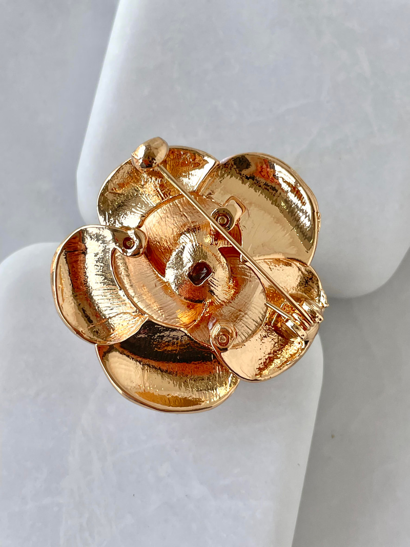 Gold Detaylı Gül Broş Gold