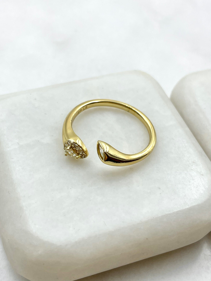Özel Seri Gömme ve Kristal Taşlı Birleşim Yüzük Gold