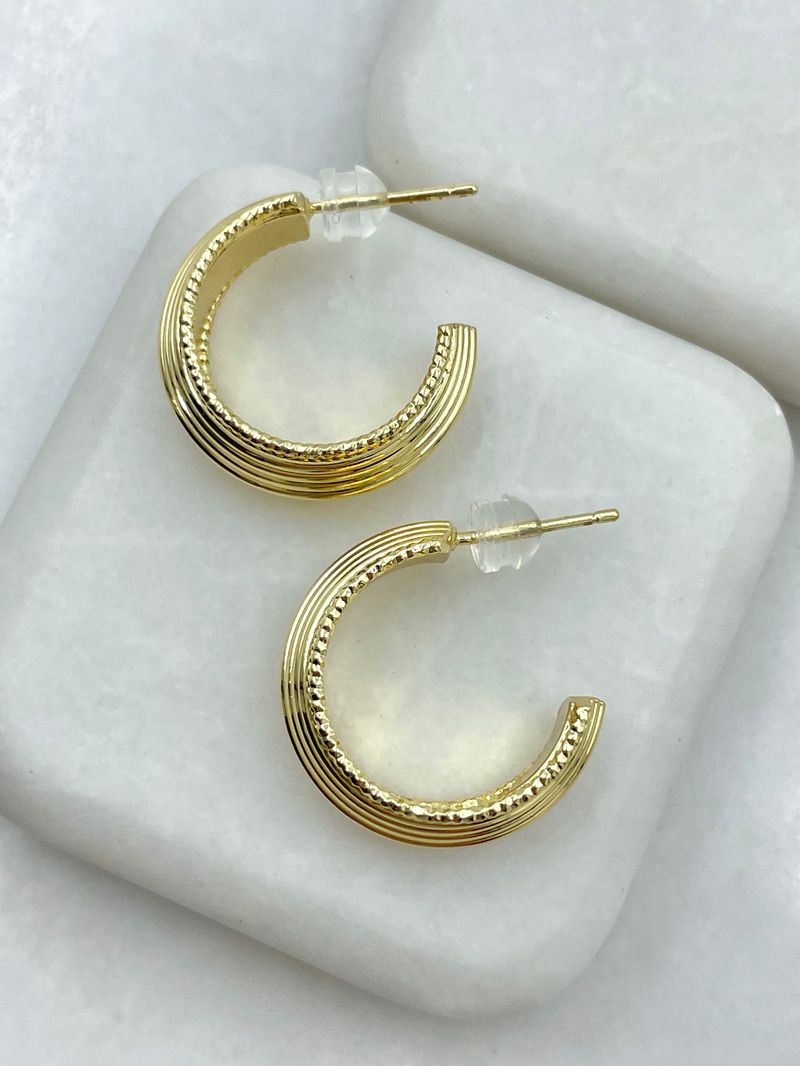 Altın Kaplama Çizgi Desenli C Küpe Gold