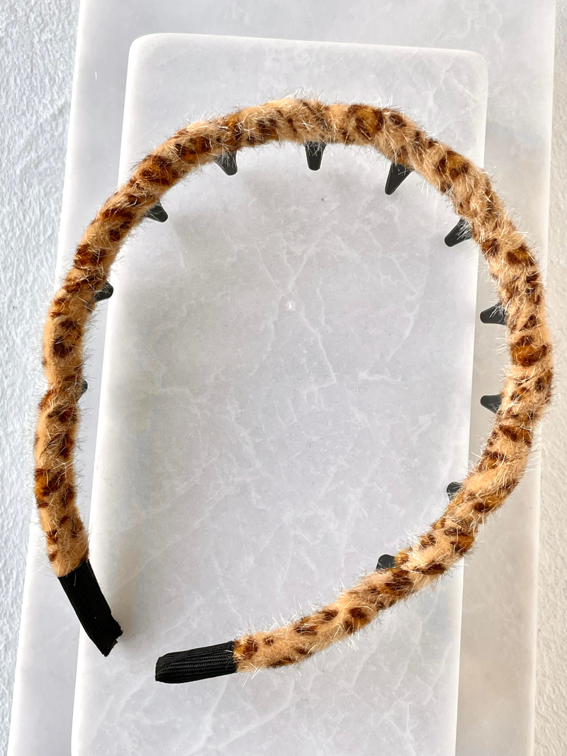 Leopar Desenli Tüylü Taraklı Taç