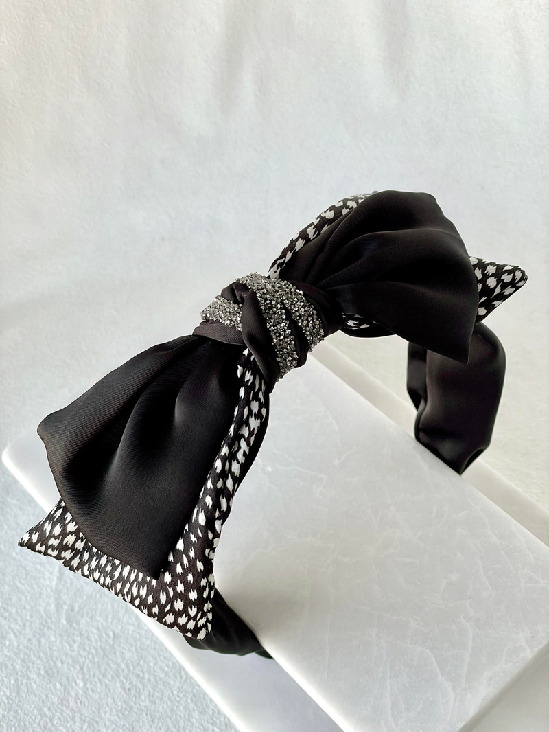 Leopar Desenli Saten Fiyonk Bandana Taç Siyah Beyaz
