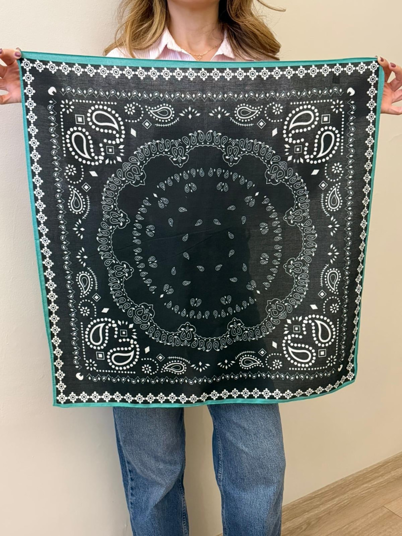 Yeşil Kenarlı Etnik Desenli Pamuk Dokulu Şal Siyah 65 x 65 cm Renkli