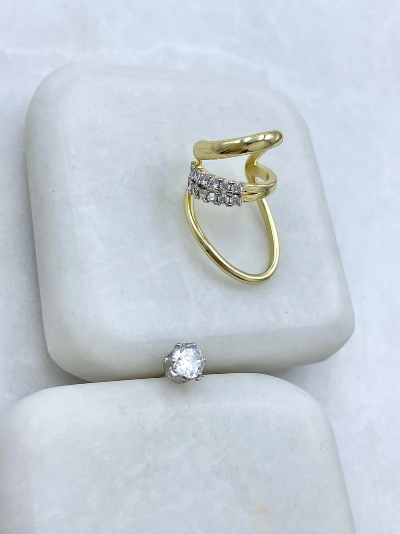 Altın Kaplama Çift Renk Kristal Taşlı Kıkırdaklı Küpe Gold