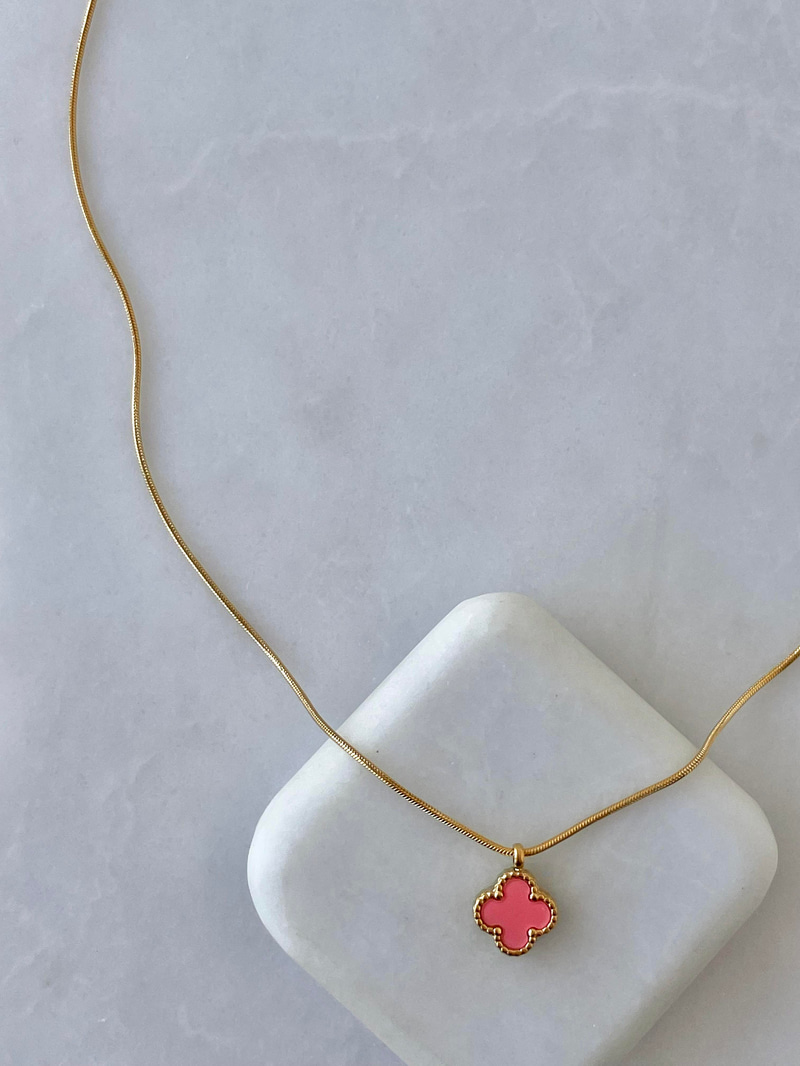 Çelik Minimal Yonca Kolye Pembe